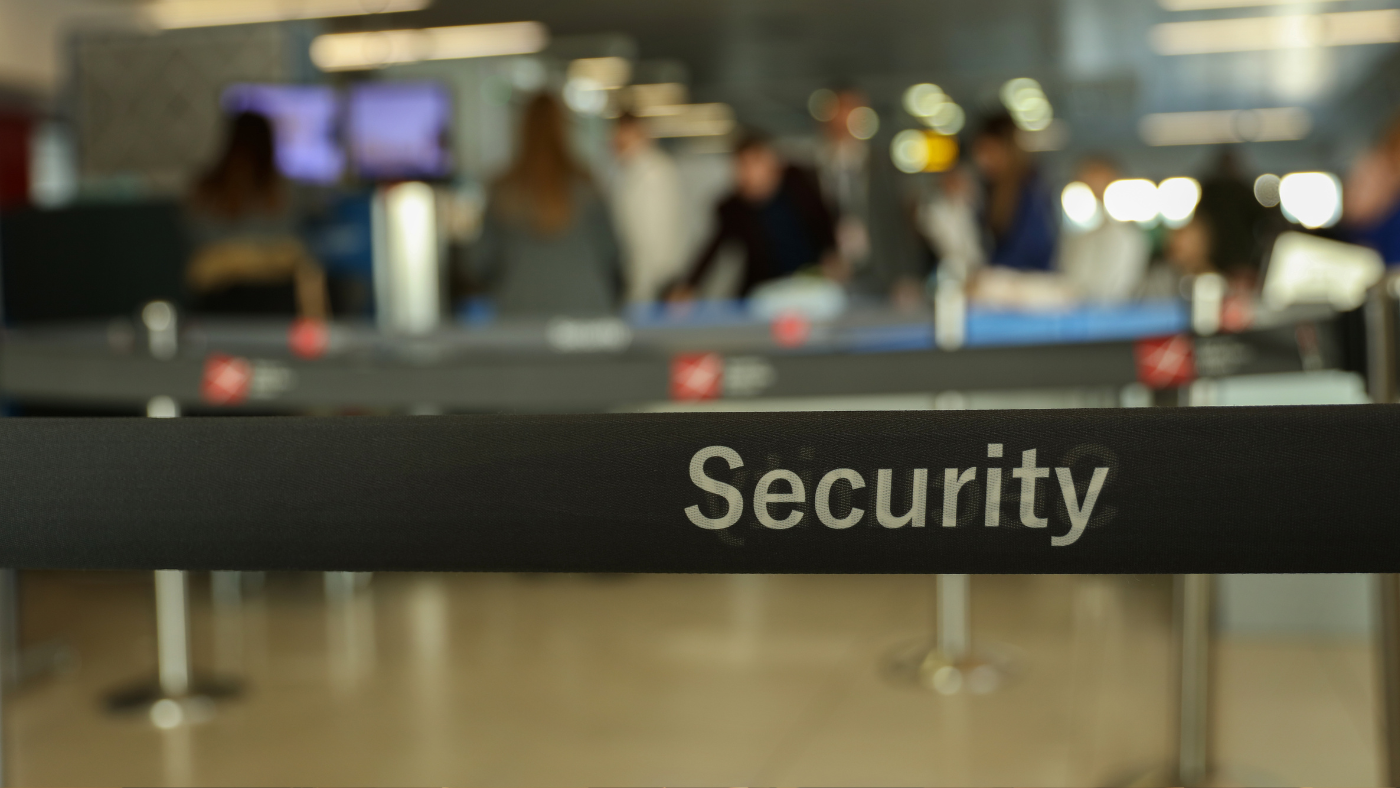 Banda de suguridad en aeropuerto